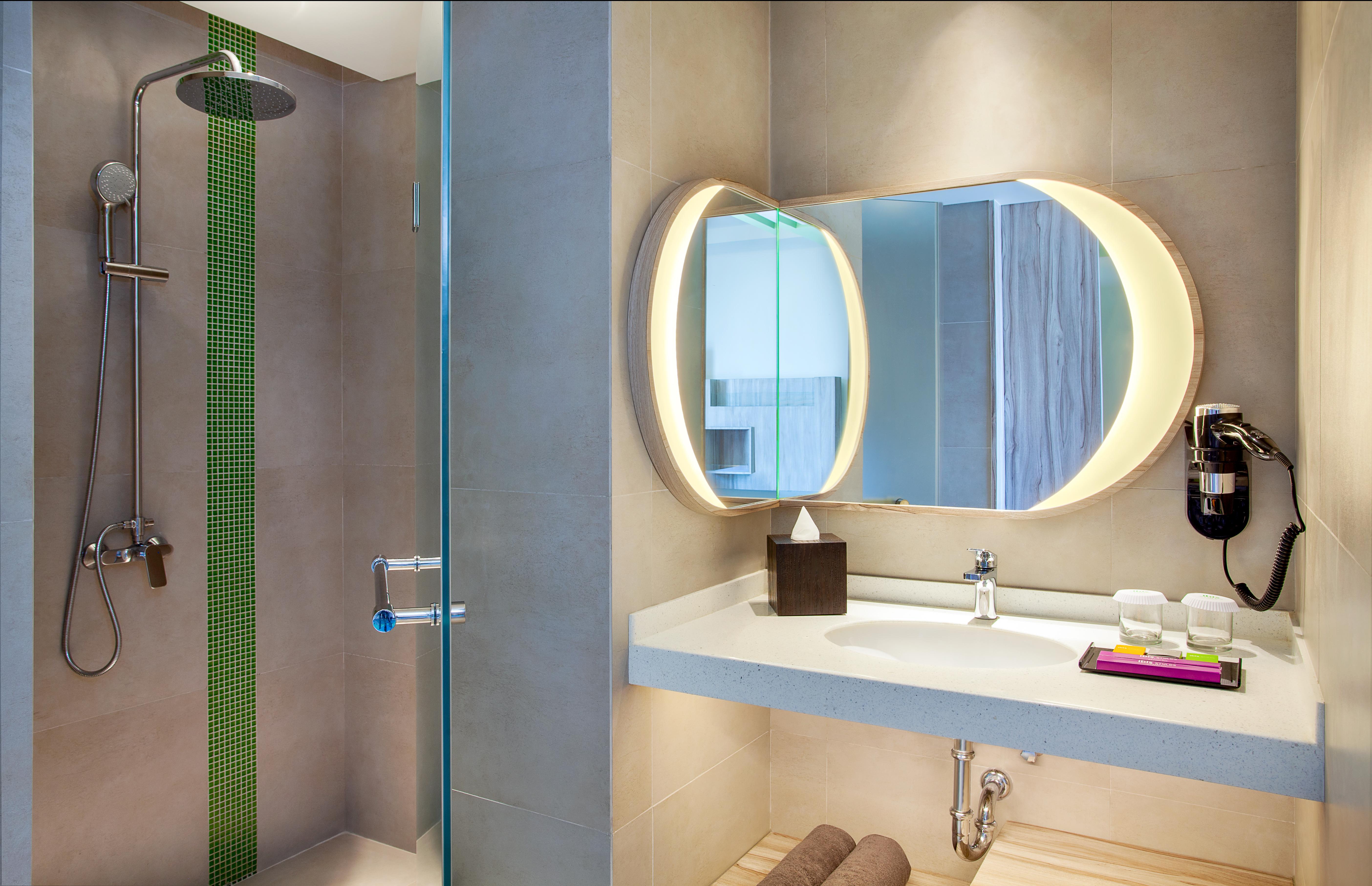 Ibis Styles Bandung Grand Central Экстерьер фото