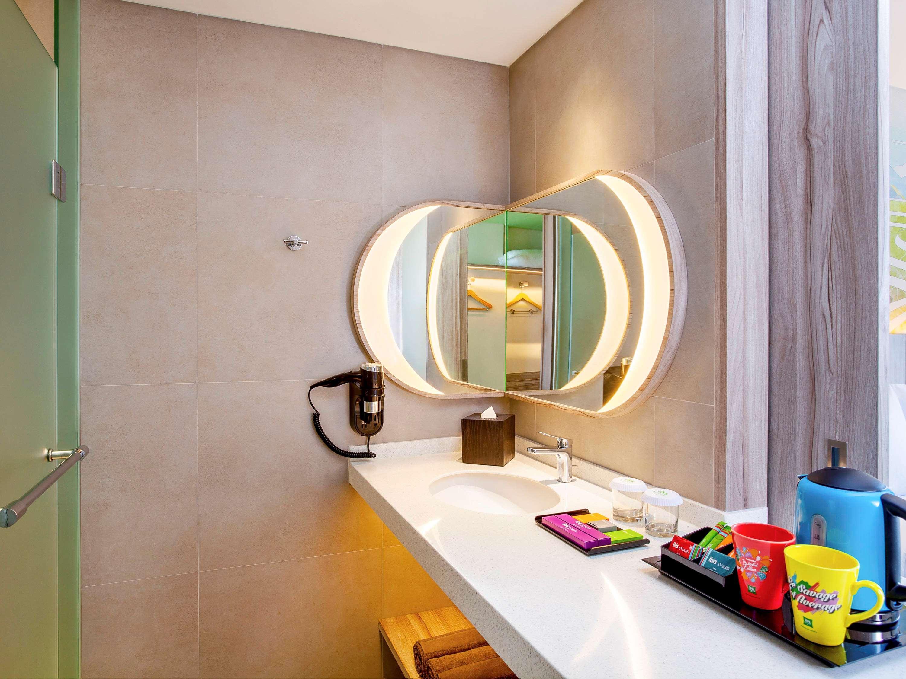 Ibis Styles Bandung Grand Central Экстерьер фото